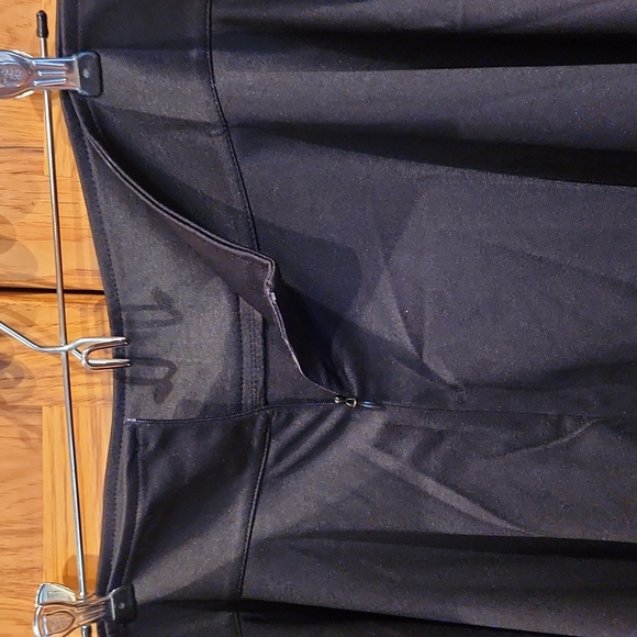 BLOOMCHIC *BLACK SKIRT* SZ 20 - (2XL) **New** - Picture 4 of 6